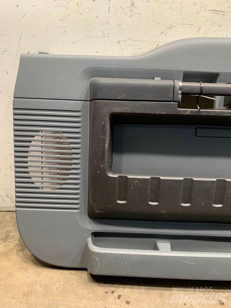Ford F-550 运输工具-其他