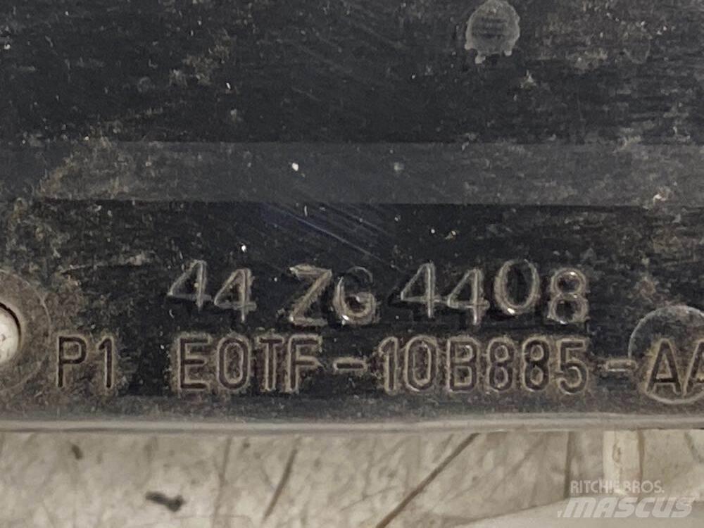 Ford F-800 运输工具-其他