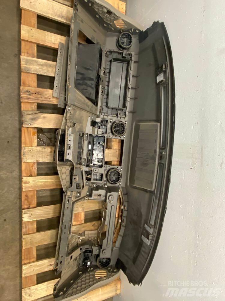 Ford F450 运输工具-其他