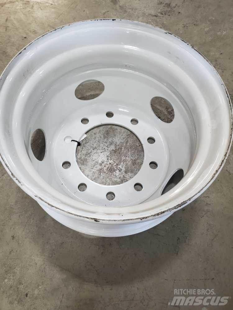 Ford F750 轮胎、车轮和轮圈