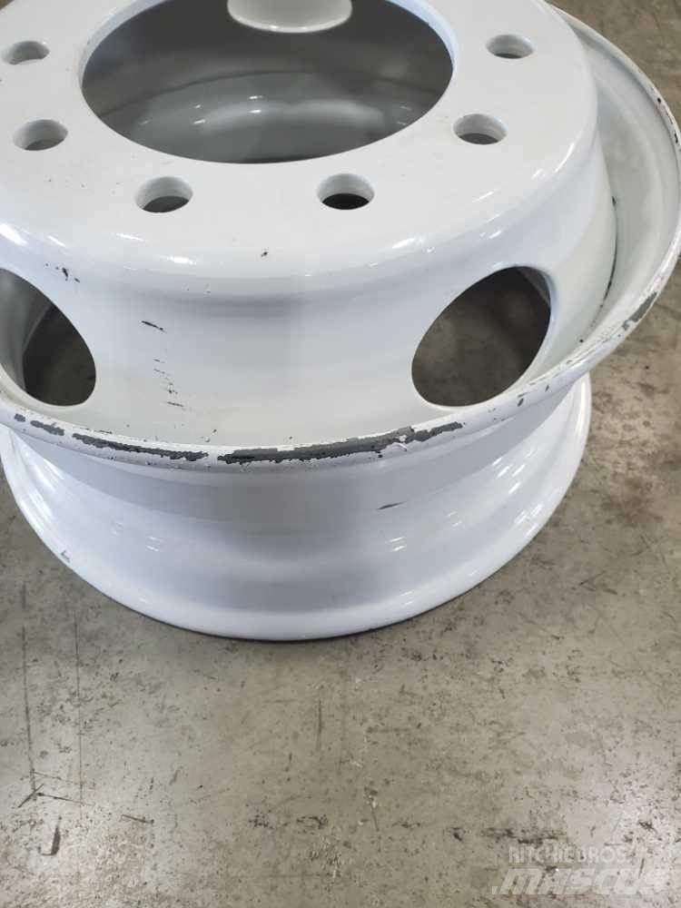 Ford F750 轮胎、车轮和轮圈