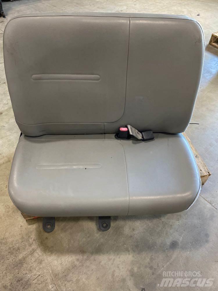 Ford F750 运输工具-其他