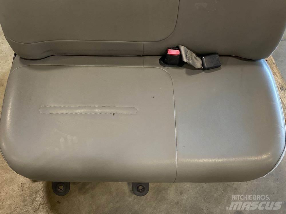 Ford F750 运输工具-其他