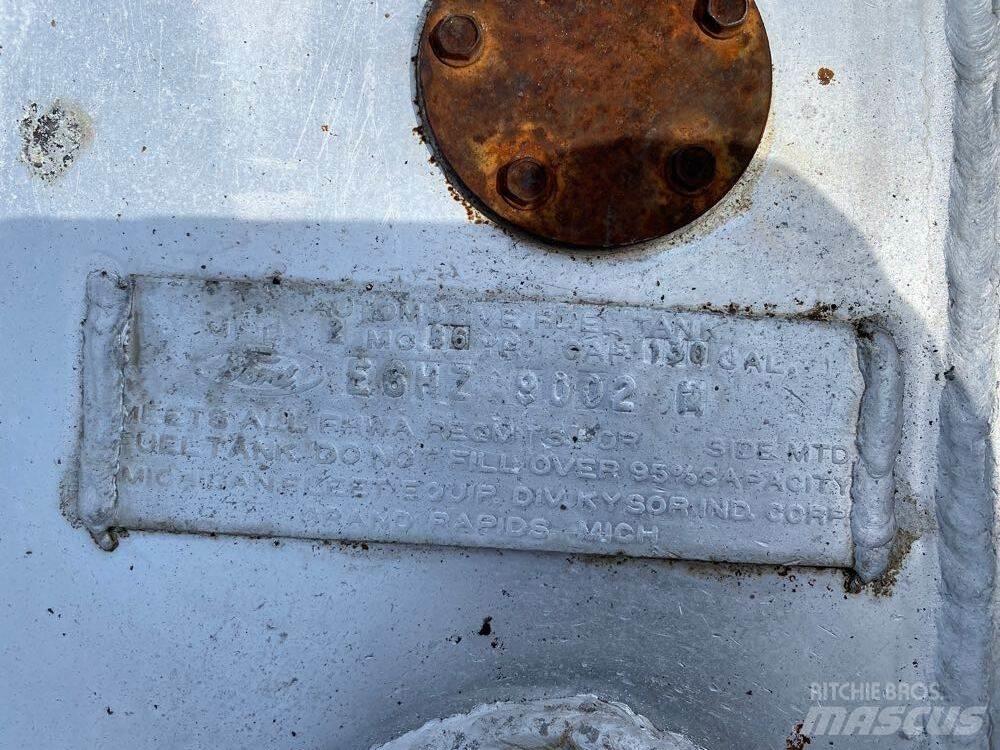 Ford L9000 运输工具-其他