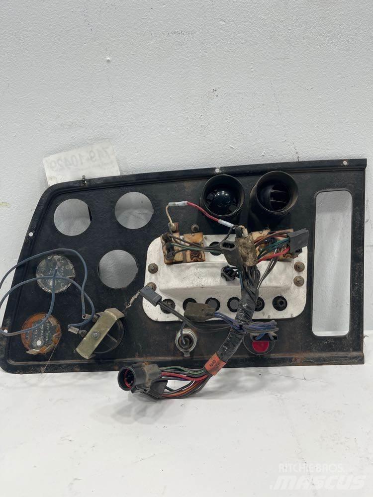Ford L9000 运输工具-其他