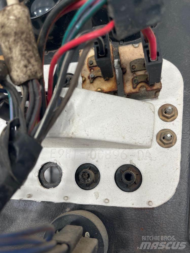 Ford L9000 运输工具-其他