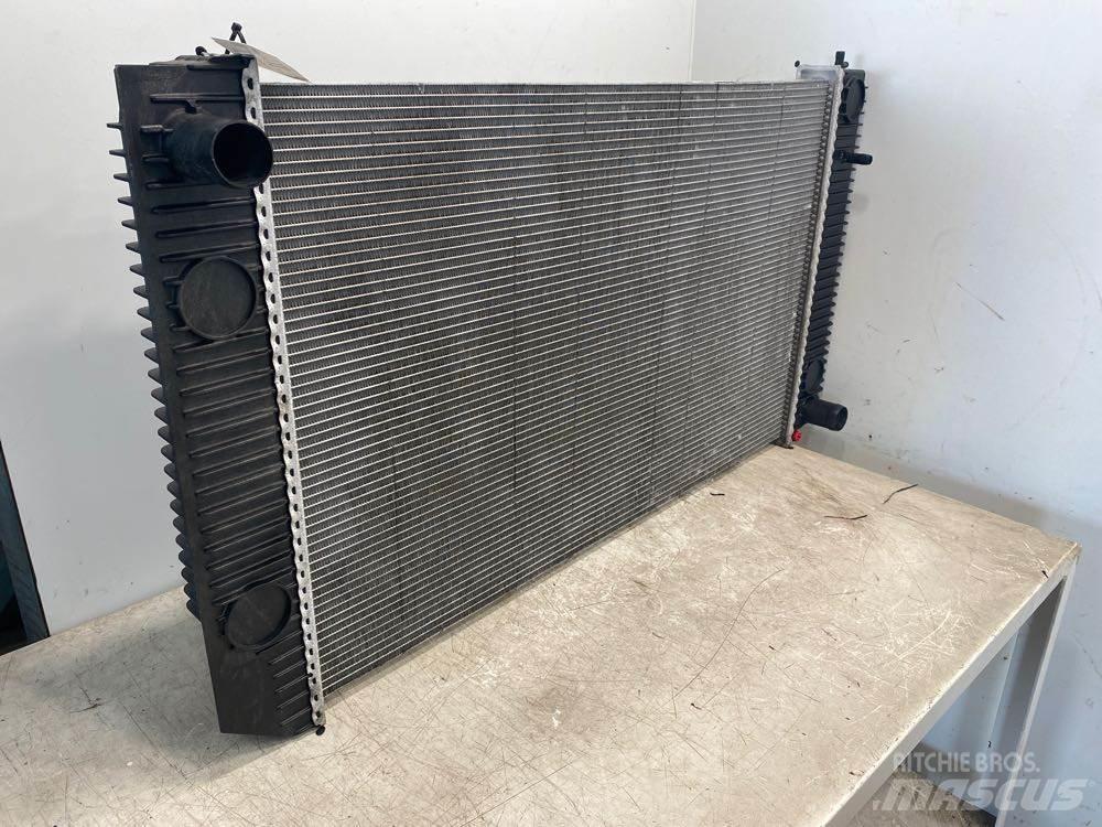 GMC C7500 散热器