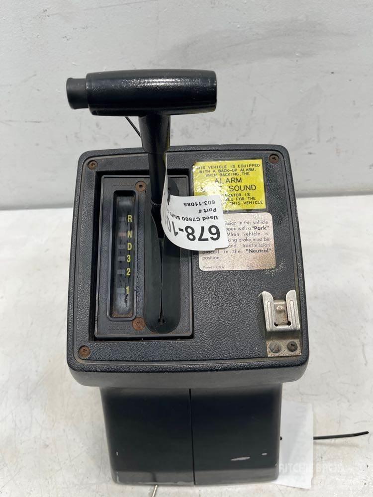 GMC C7500 电子设备
