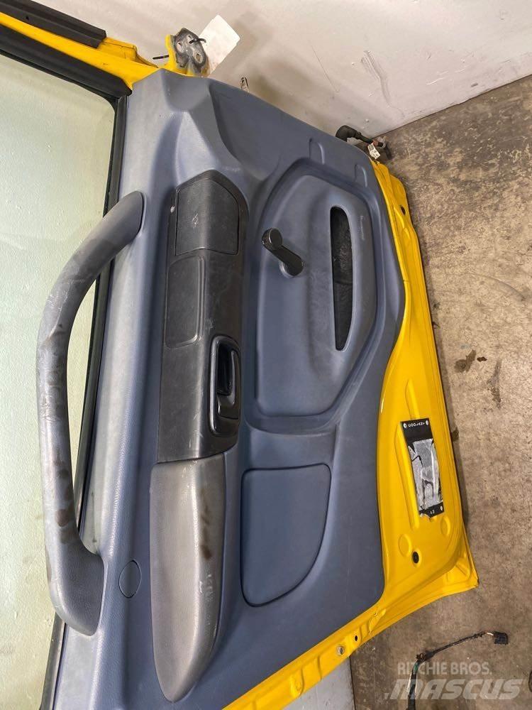 Hino 268 运输工具-其他