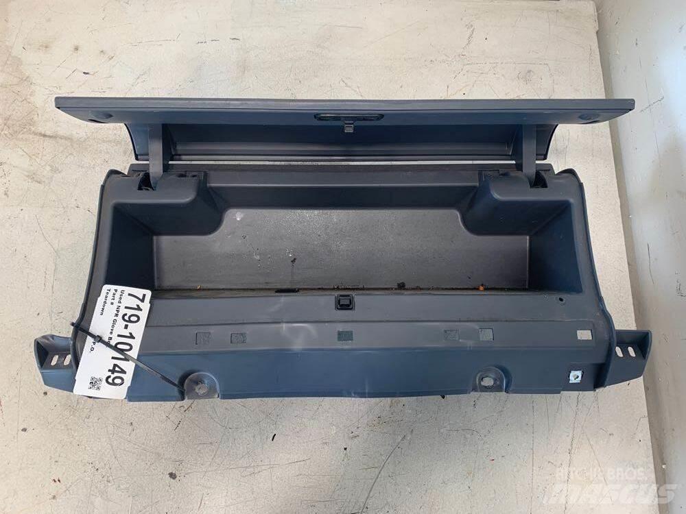Isuzu NPR 运输工具-其他