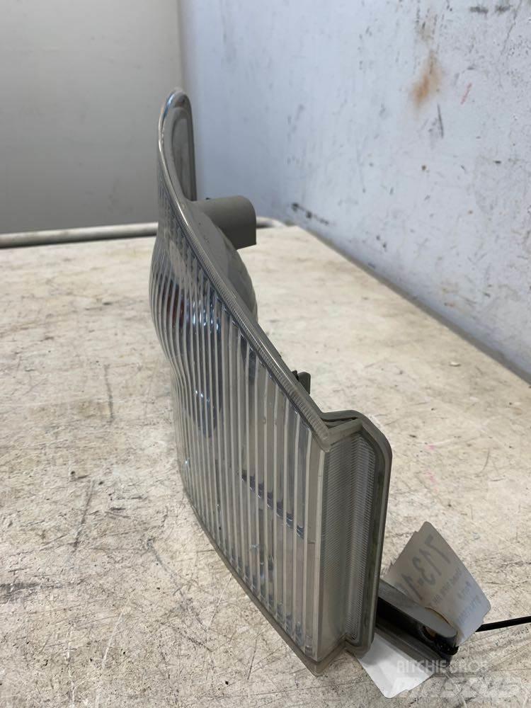 Isuzu NPR 运输工具-其他