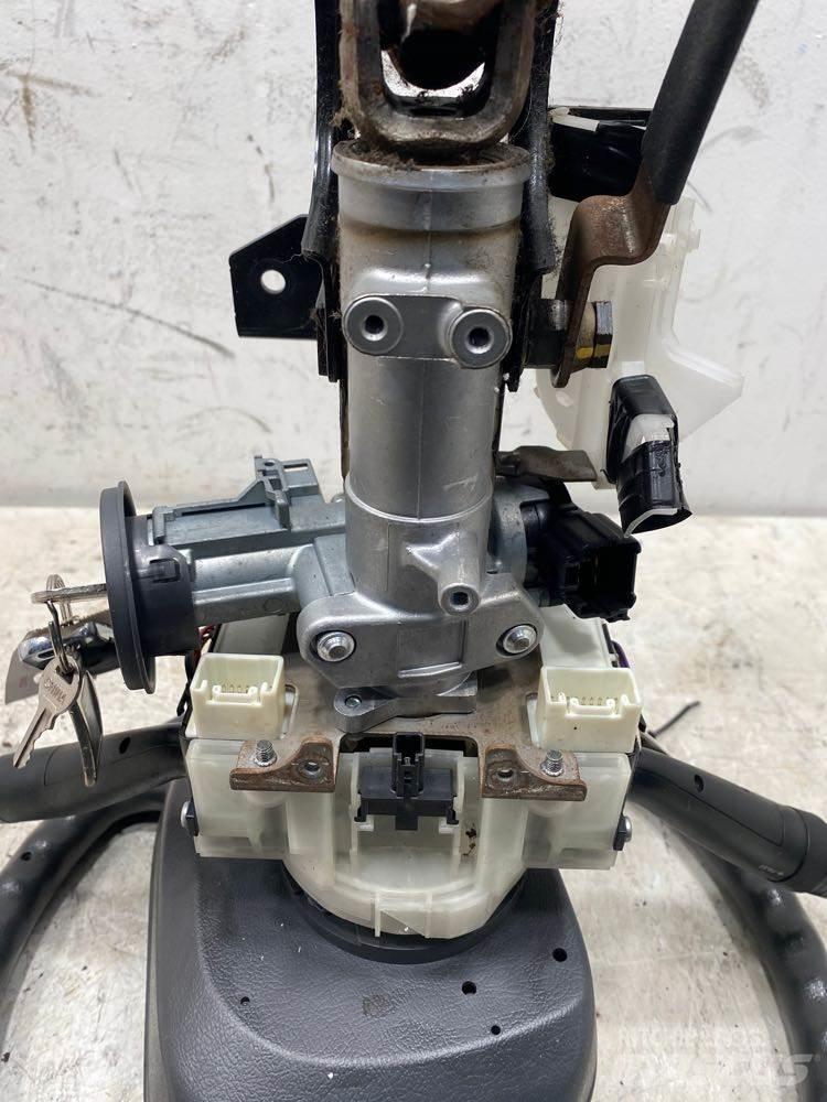 Isuzu NPR 运输工具-其他