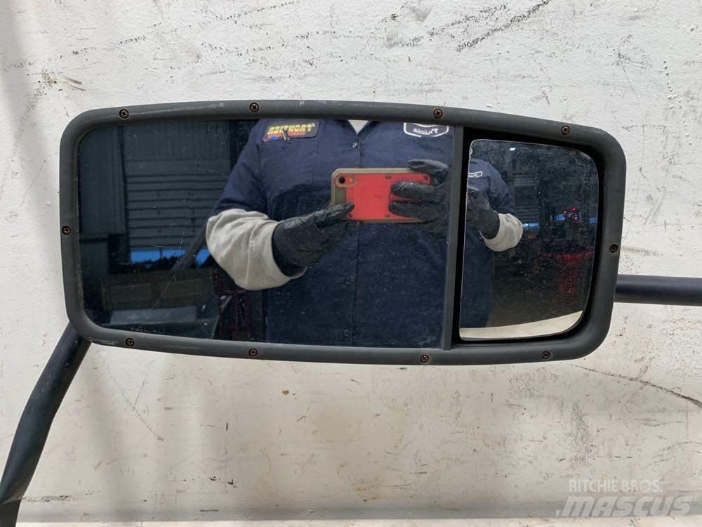 Isuzu NPR 运输工具-其他