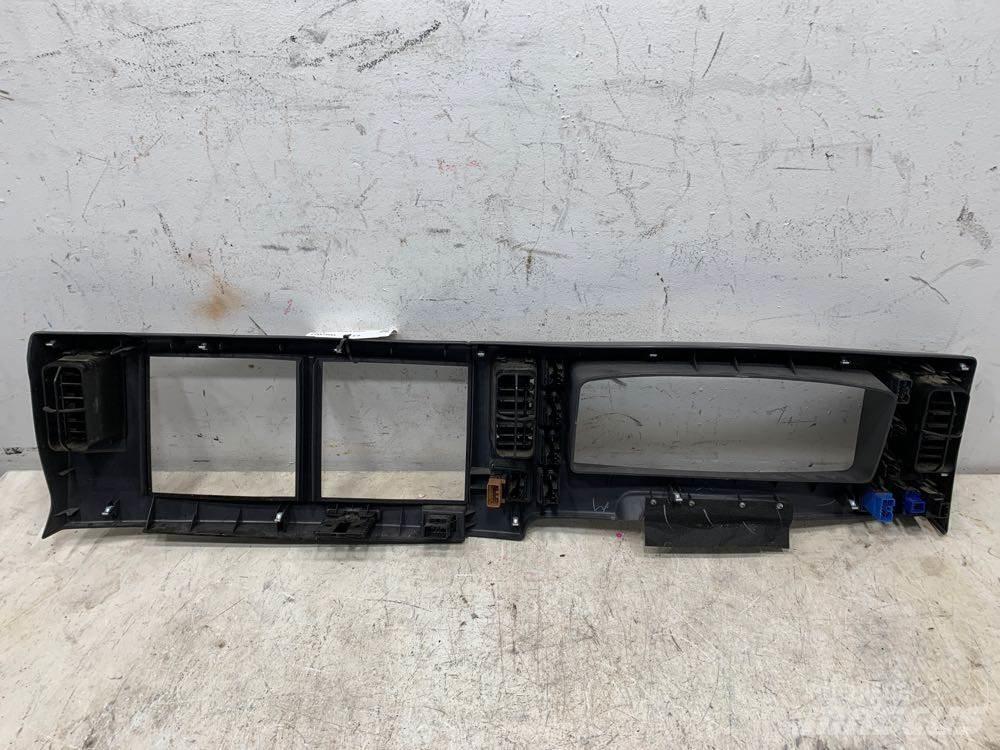 Isuzu NPR 运输工具-其他