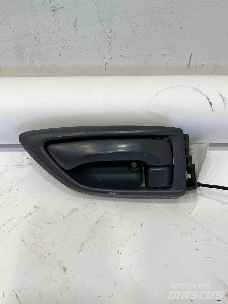 Isuzu NPR 运输工具-其他