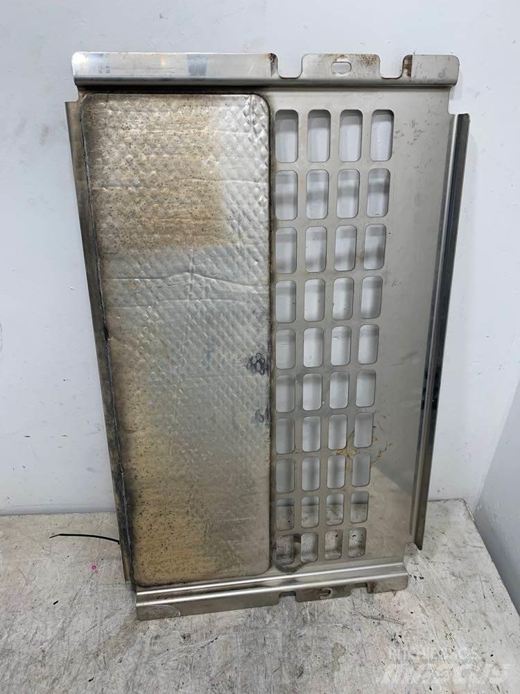 Mack  运输工具-其他