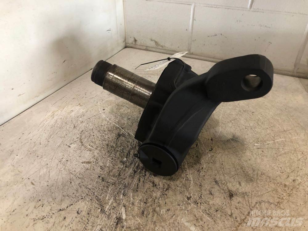 Mack  运输工具-其他