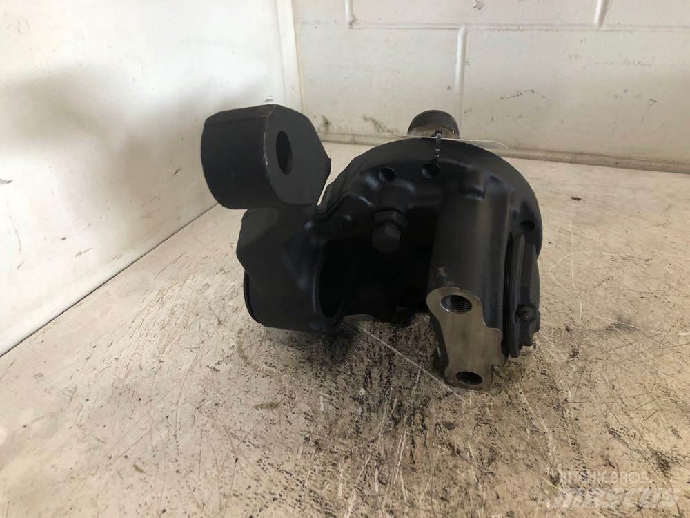 Mack  运输工具-其他