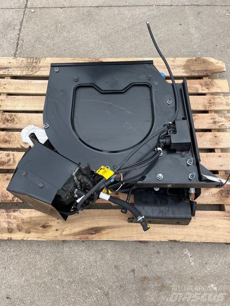 Mack  运输工具-其他