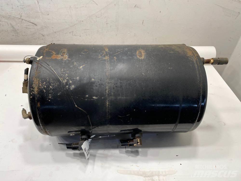 Mack CV713 运输工具-其他