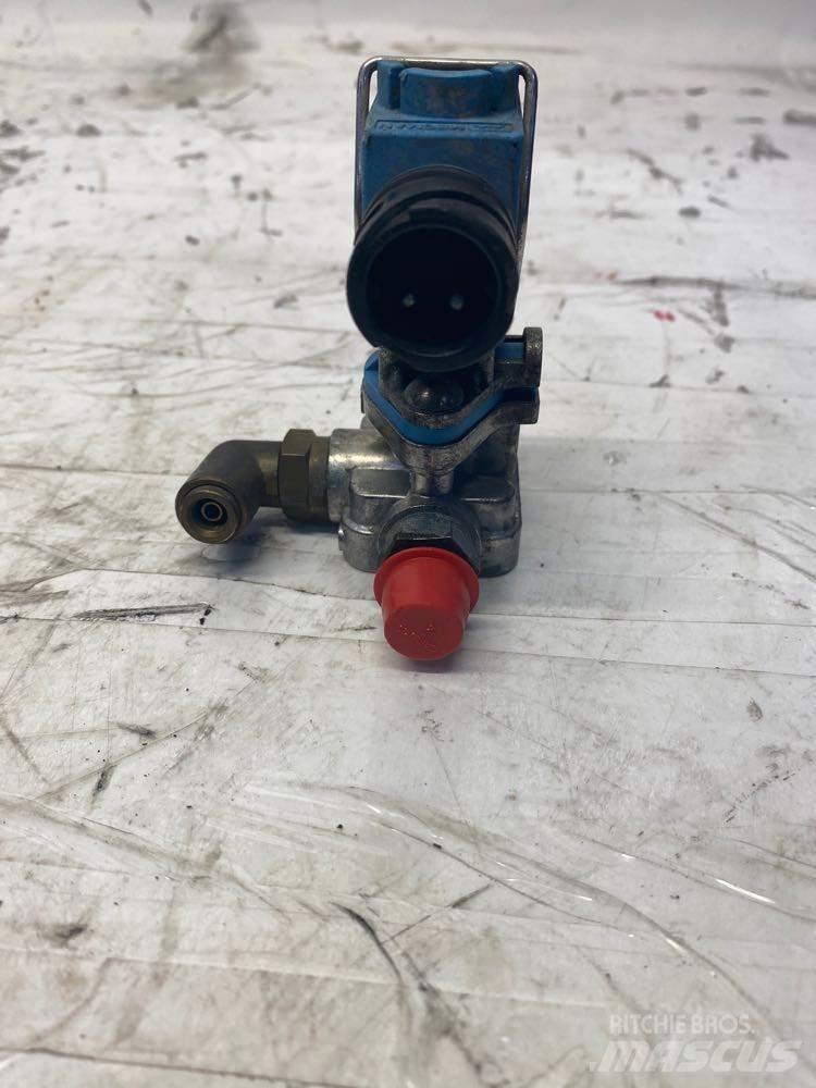 Mack MP8 运输工具-其他