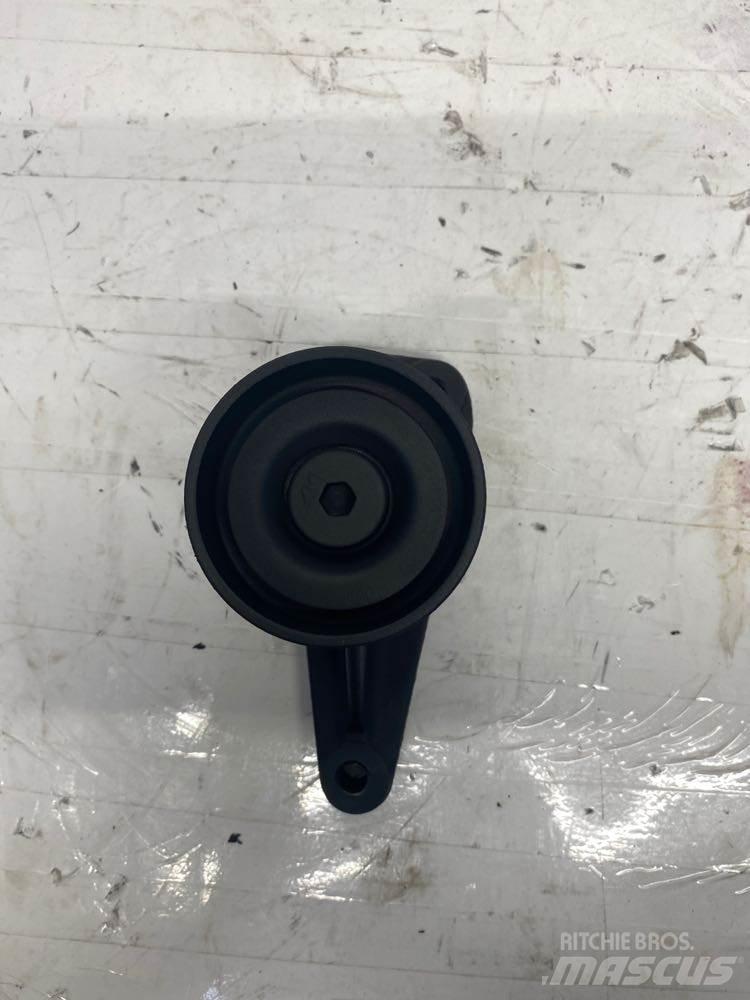 Mack MP8 运输工具-其他