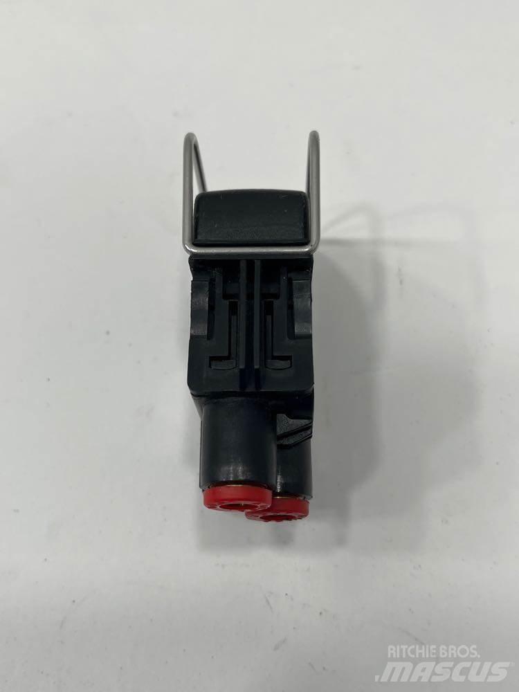 Paccar  电子设备