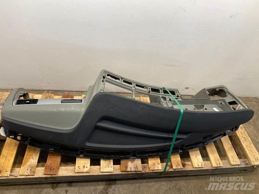 Paccar  运输工具-其他