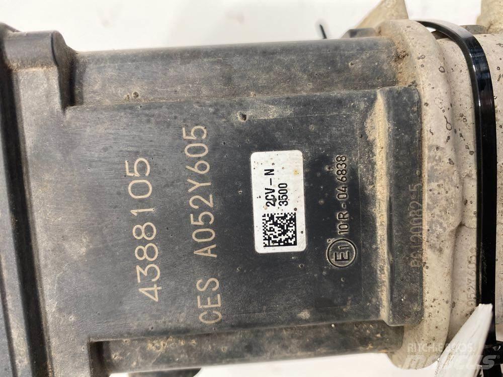 Paccar  运输工具-其他