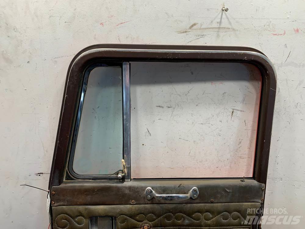 Peterbilt  运输工具-其他