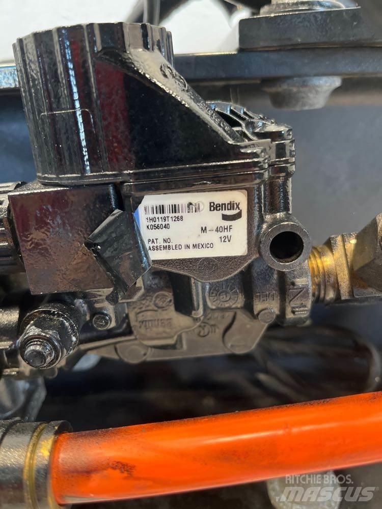 Peterbilt  运输工具-其他