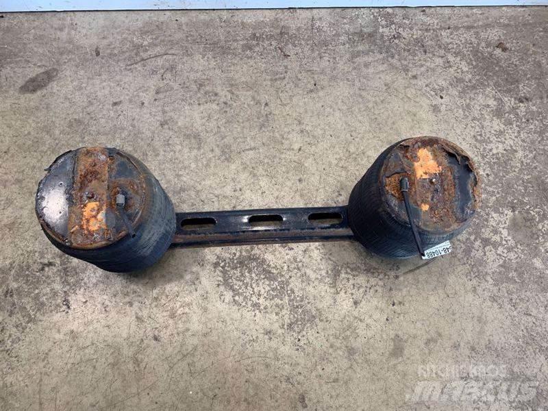Volvo  底盘和悬架