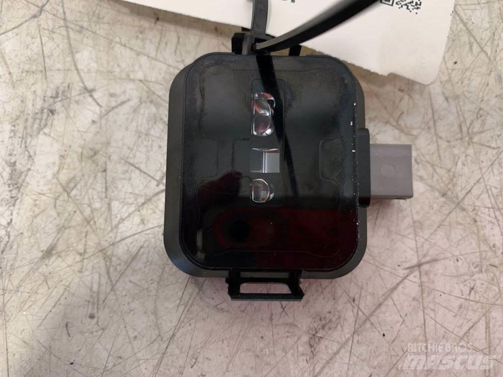Volvo  运输工具-其他