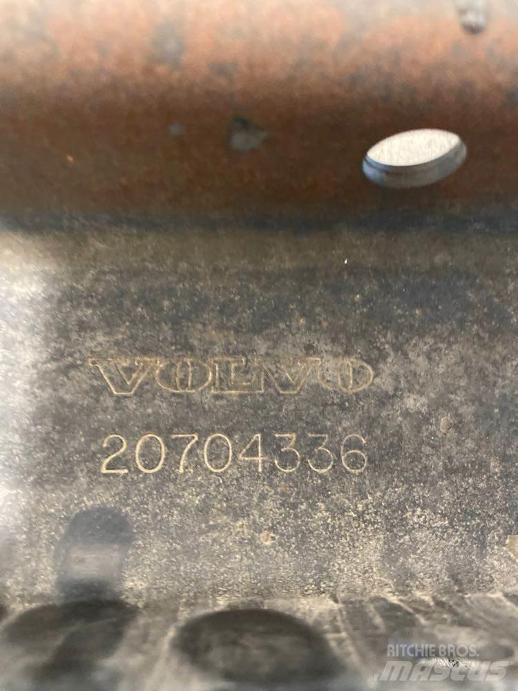 Volvo  驾驶室与内部