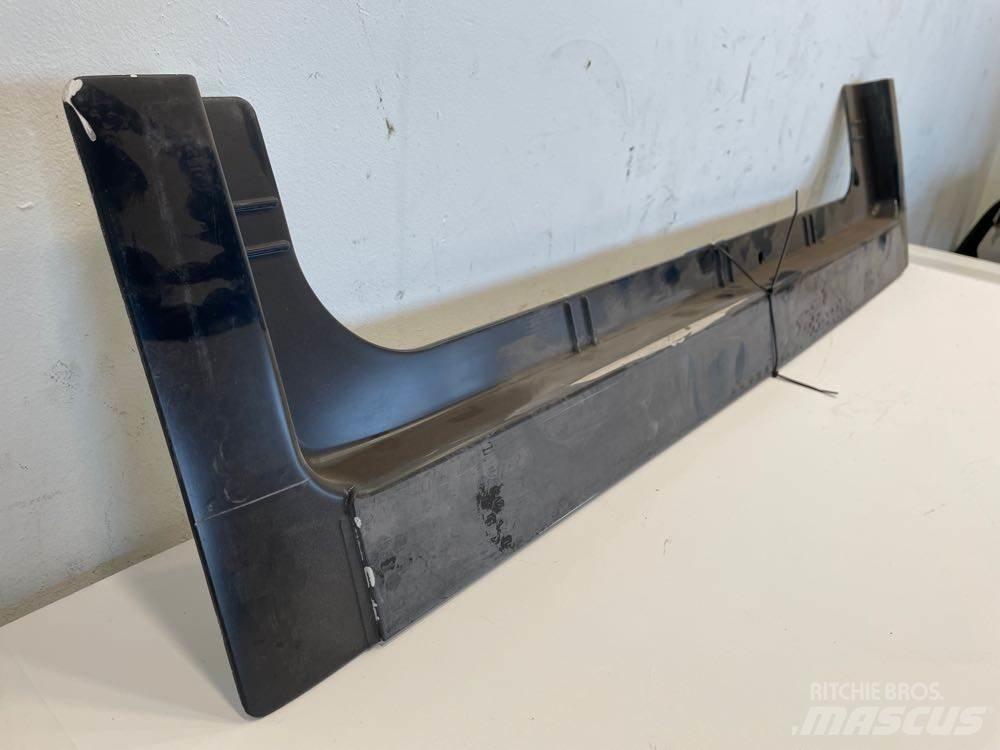 Volvo  驾驶室与内部