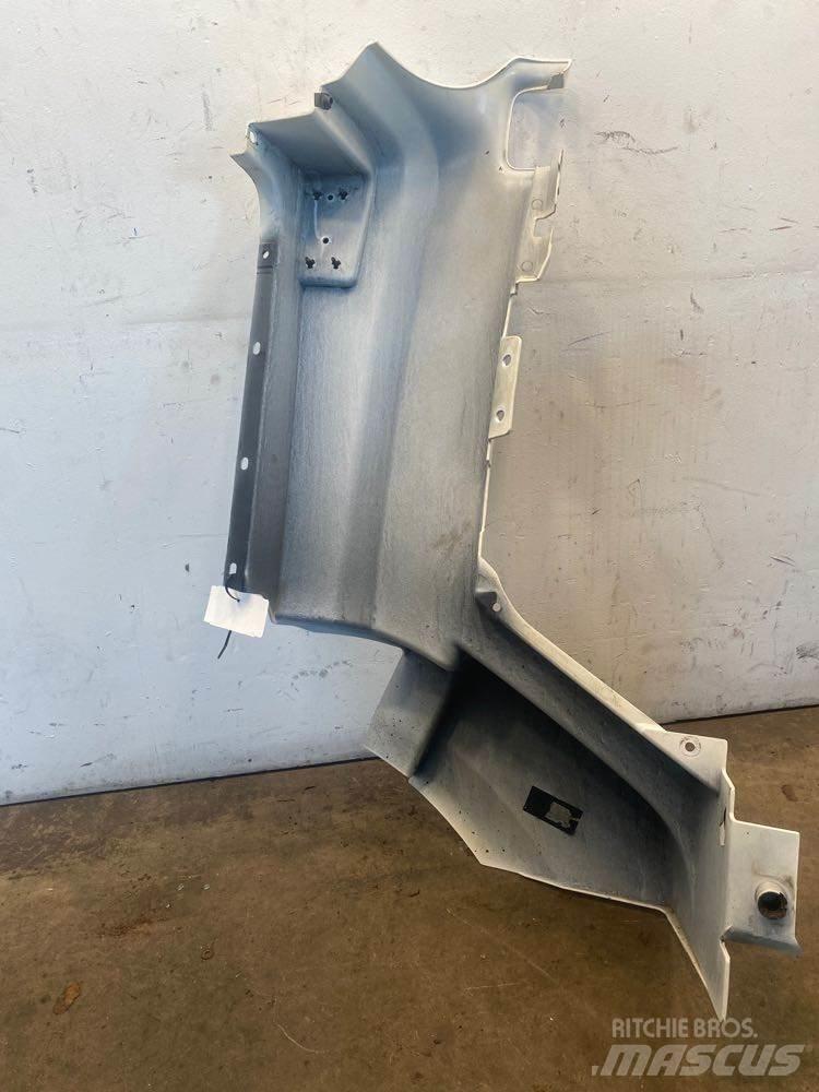Volvo  驾驶室与内部