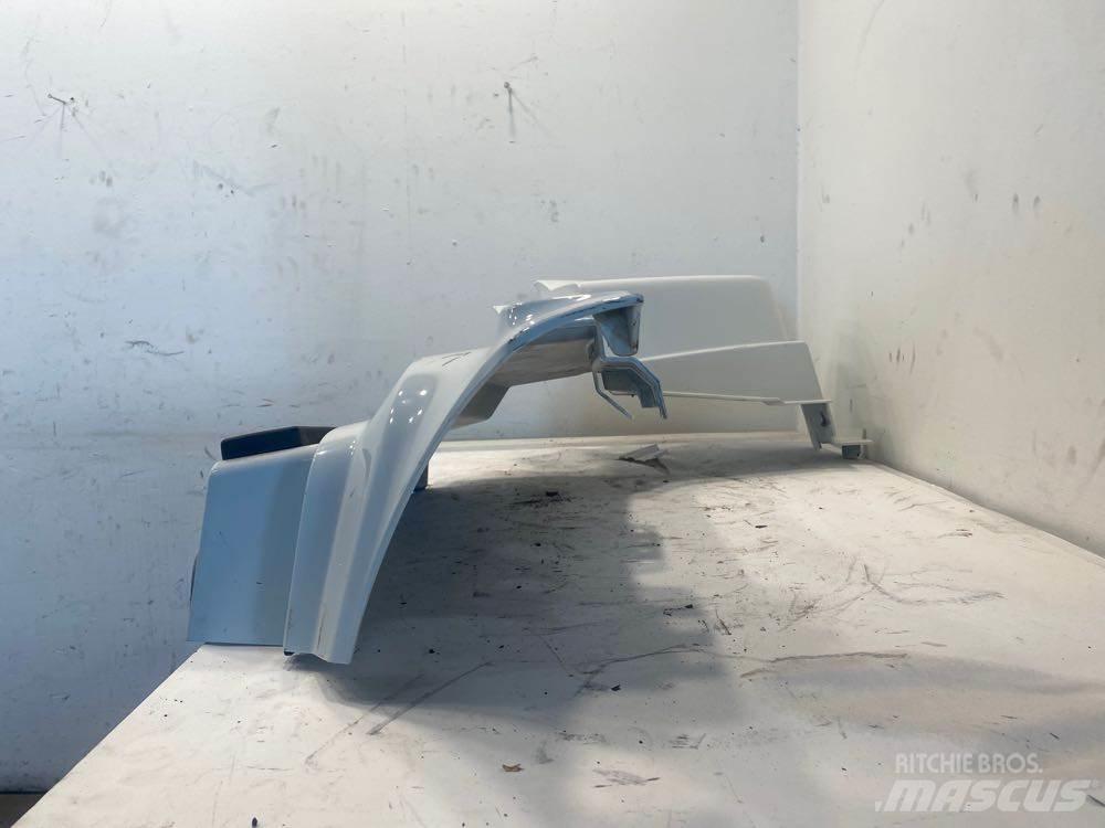 Volvo  驾驶室与内部