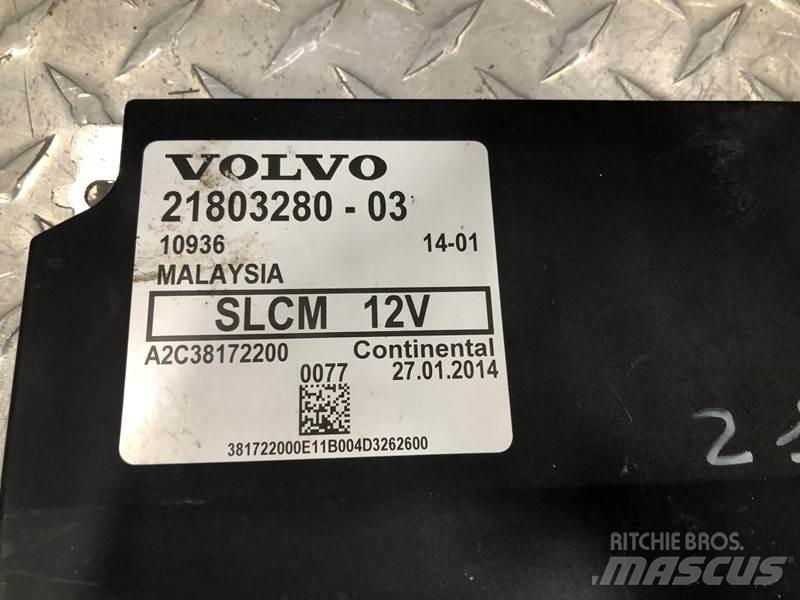 Volvo VNL 驾驶室与内部