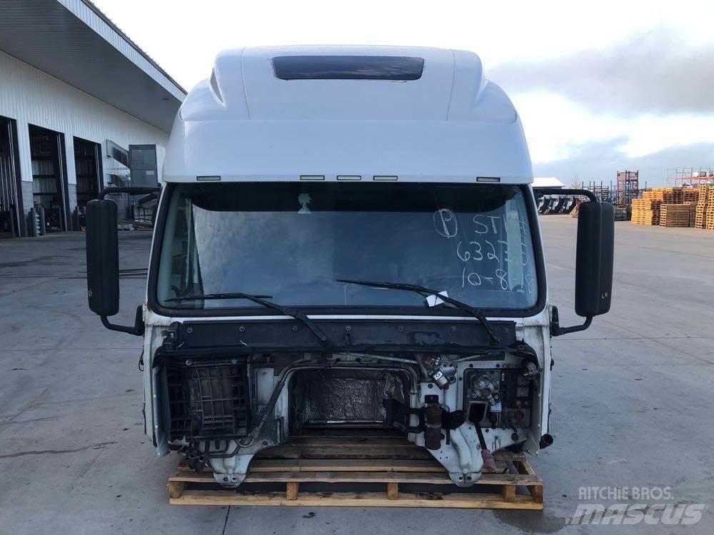 Volvo VNL 驾驶室与内部