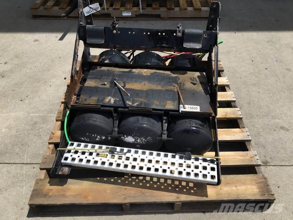 Volvo VNL 运输工具-其他