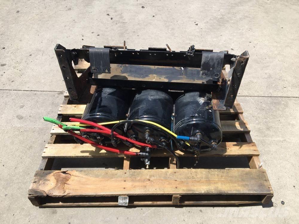 Volvo VNL 运输工具-其他