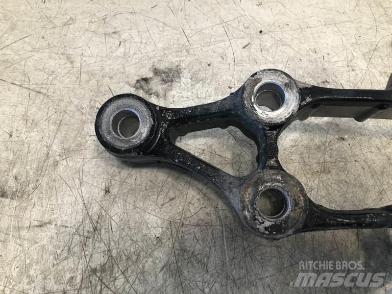 Volvo VNL 散热器