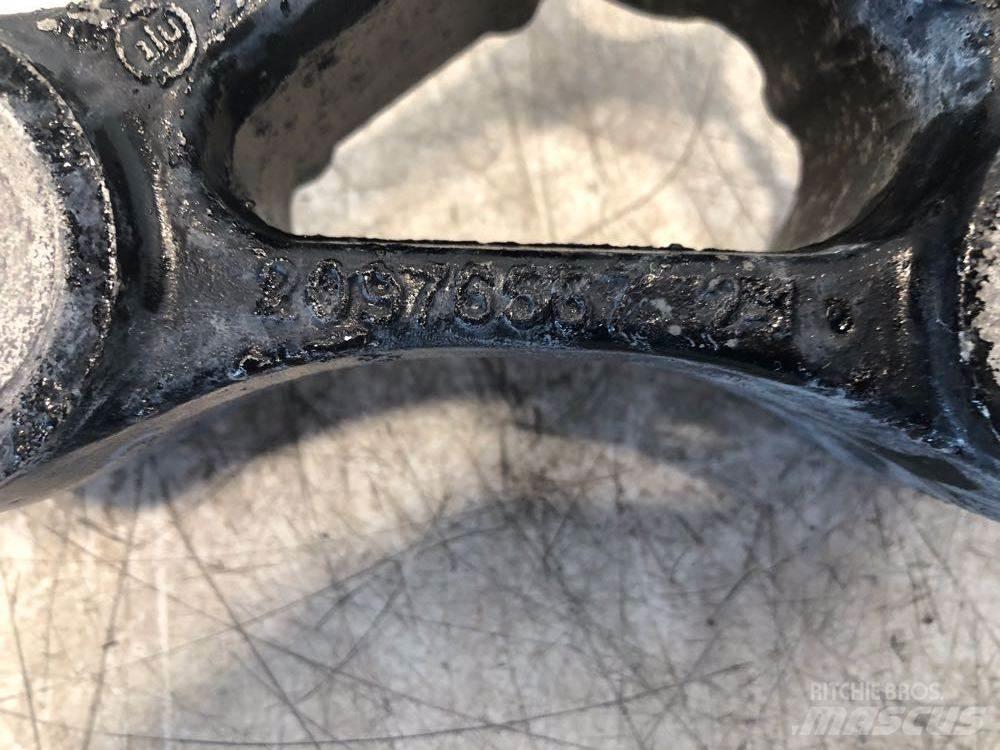 Volvo VNL 散热器