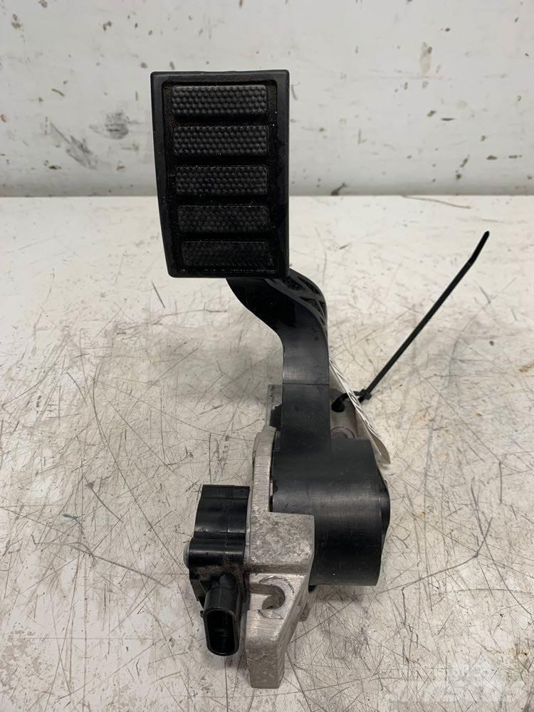 Volvo VNL 运输工具-其他