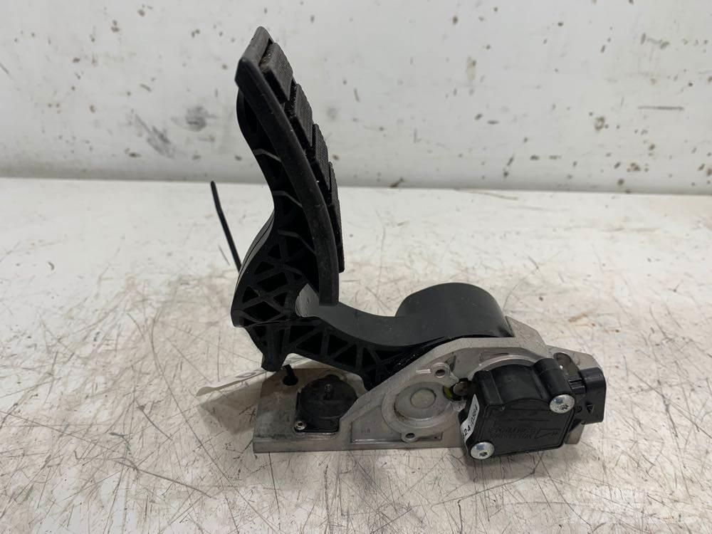 Volvo VNL 运输工具-其他