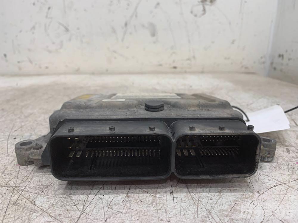 Volvo VNL 运输工具-其他