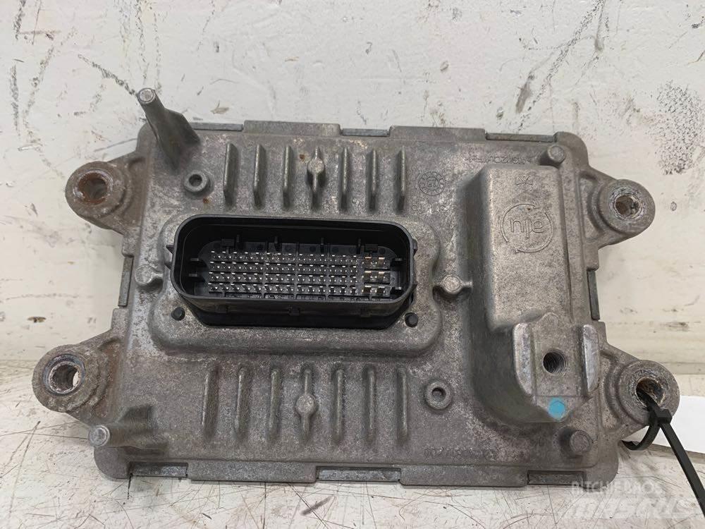 Volvo VNL 运输工具-其他