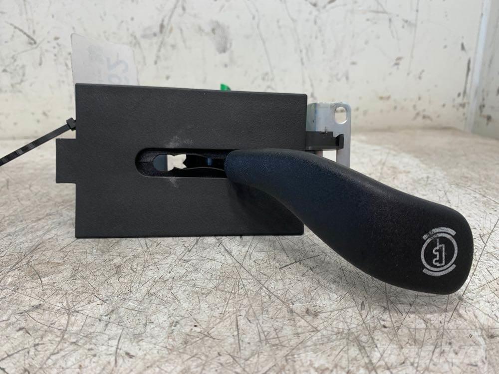 Volvo VNL 运输工具-其他