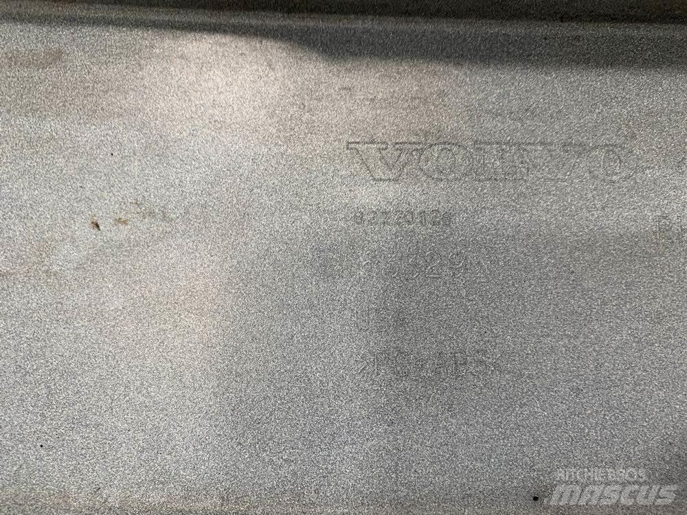 Volvo VNL 驾驶室与内部