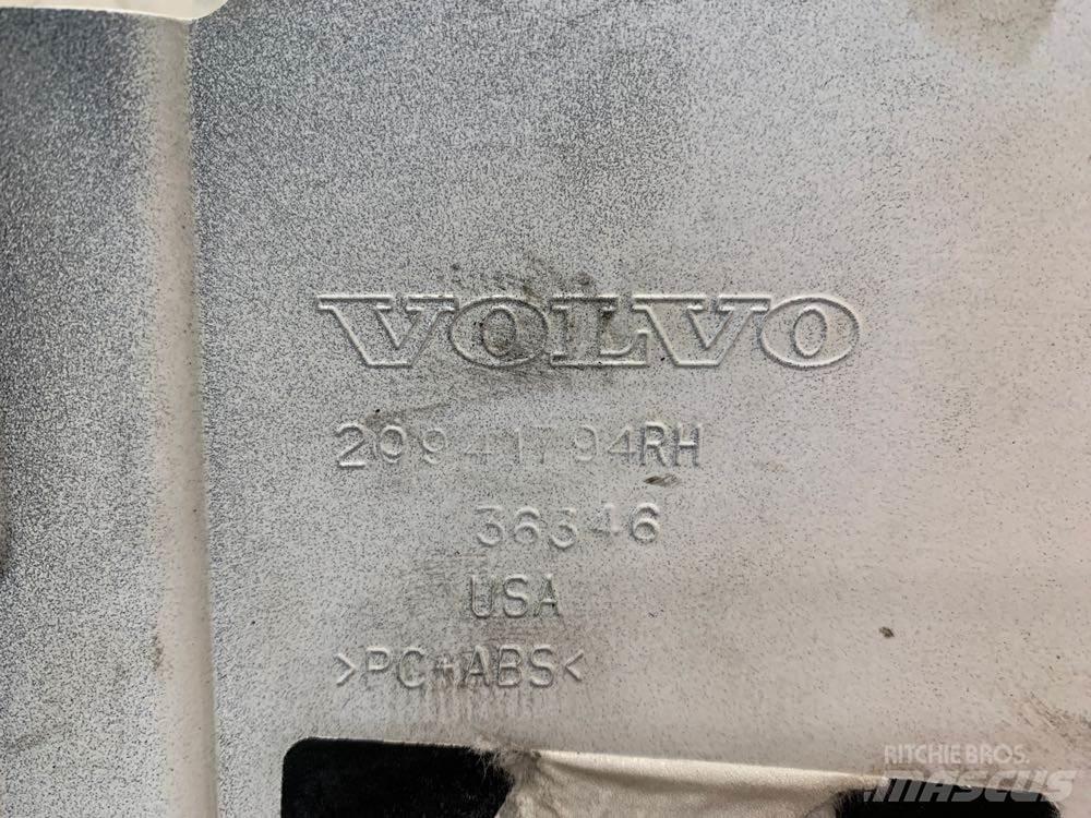Volvo VNL 驾驶室与内部